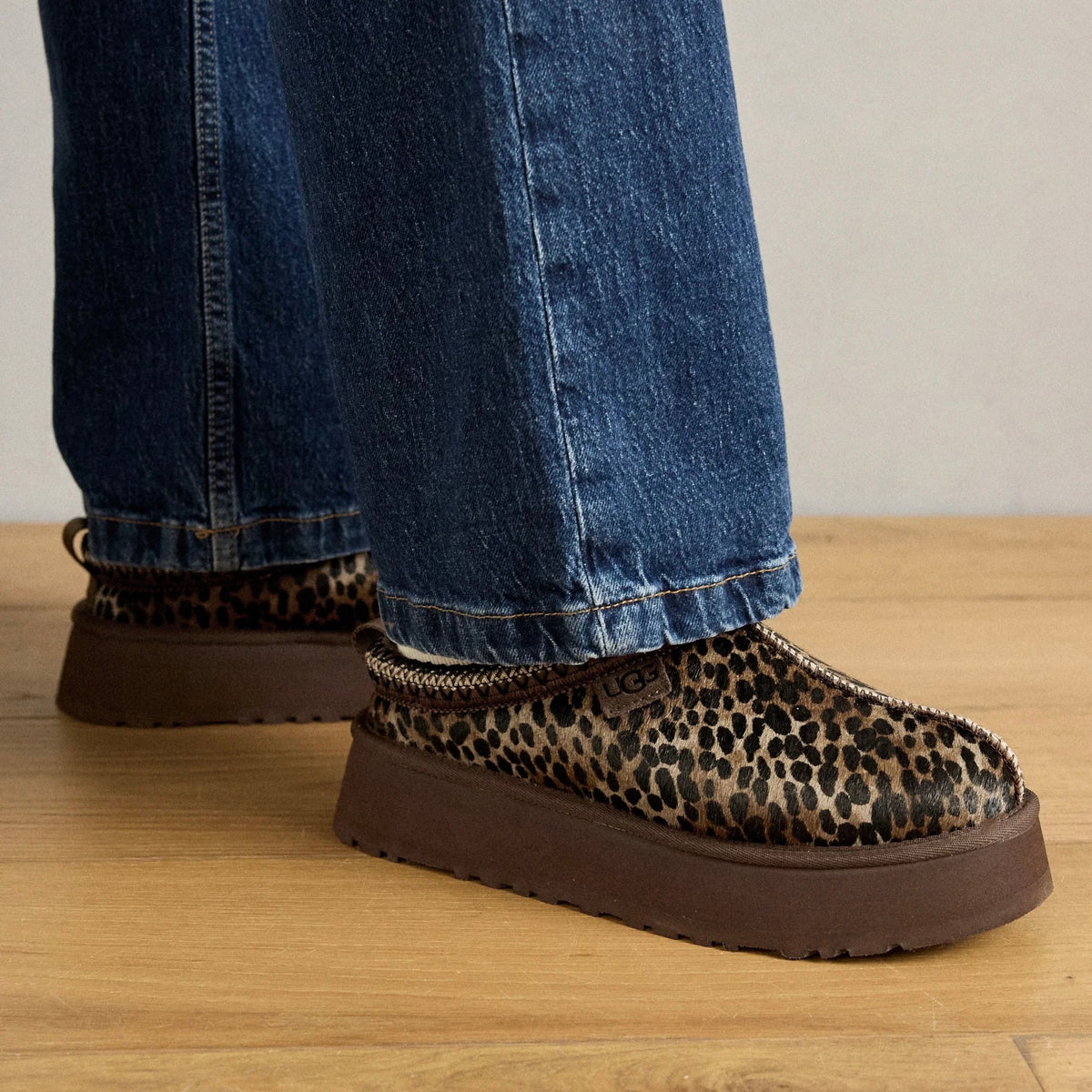UGG Tazz Caspian Burnt Cedar Chausson Plateforme Marron Orange Femme - 7