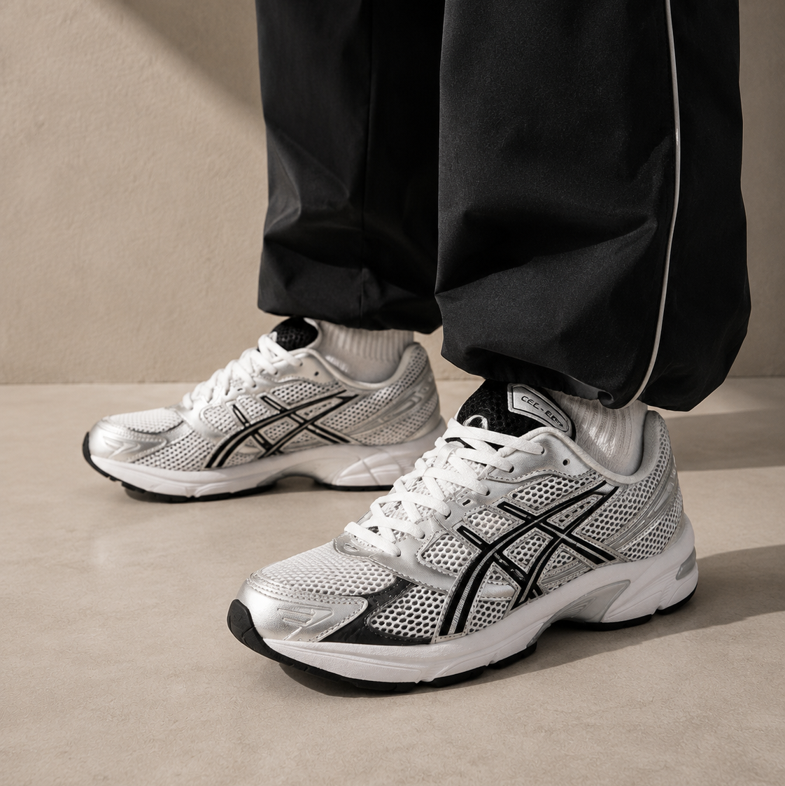 ASICS Gel-1130 White Black Silver Baskets Blanc Noir Homme Femme - 5