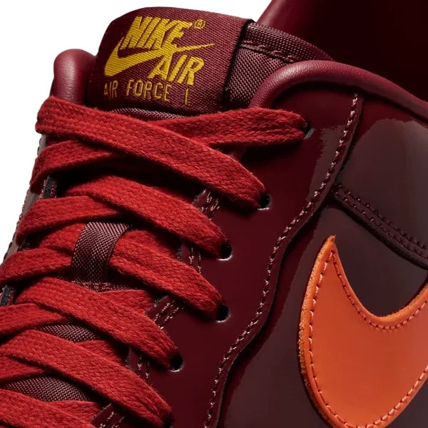 Nike Air Force 1 Low Patent Leather Dark Team Red Safety Orange Baskets Rouge Orange Mixte - 4