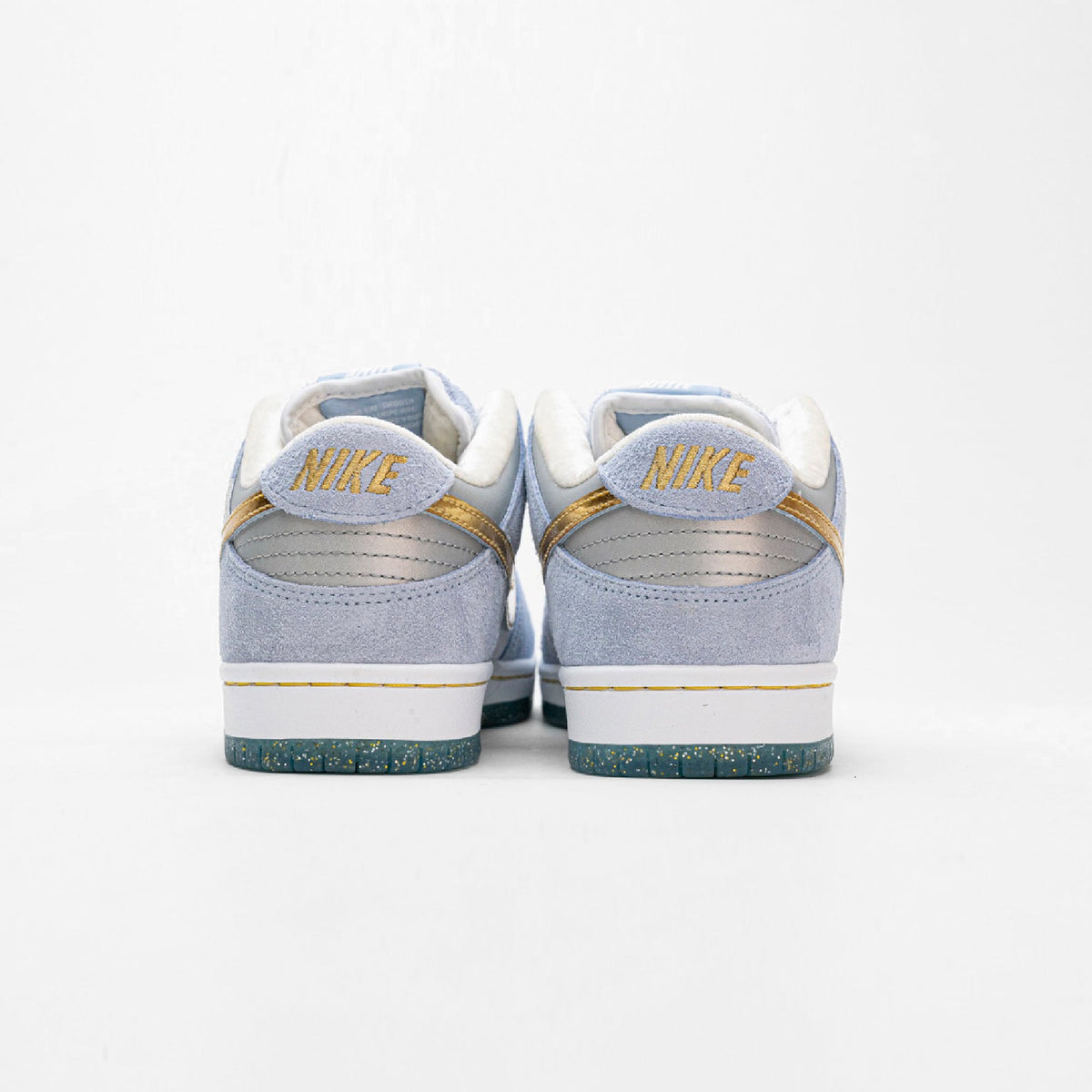 Nike SB Dunk Low x Sean Cliver Baskets Bleu Or Homme Femme - 3