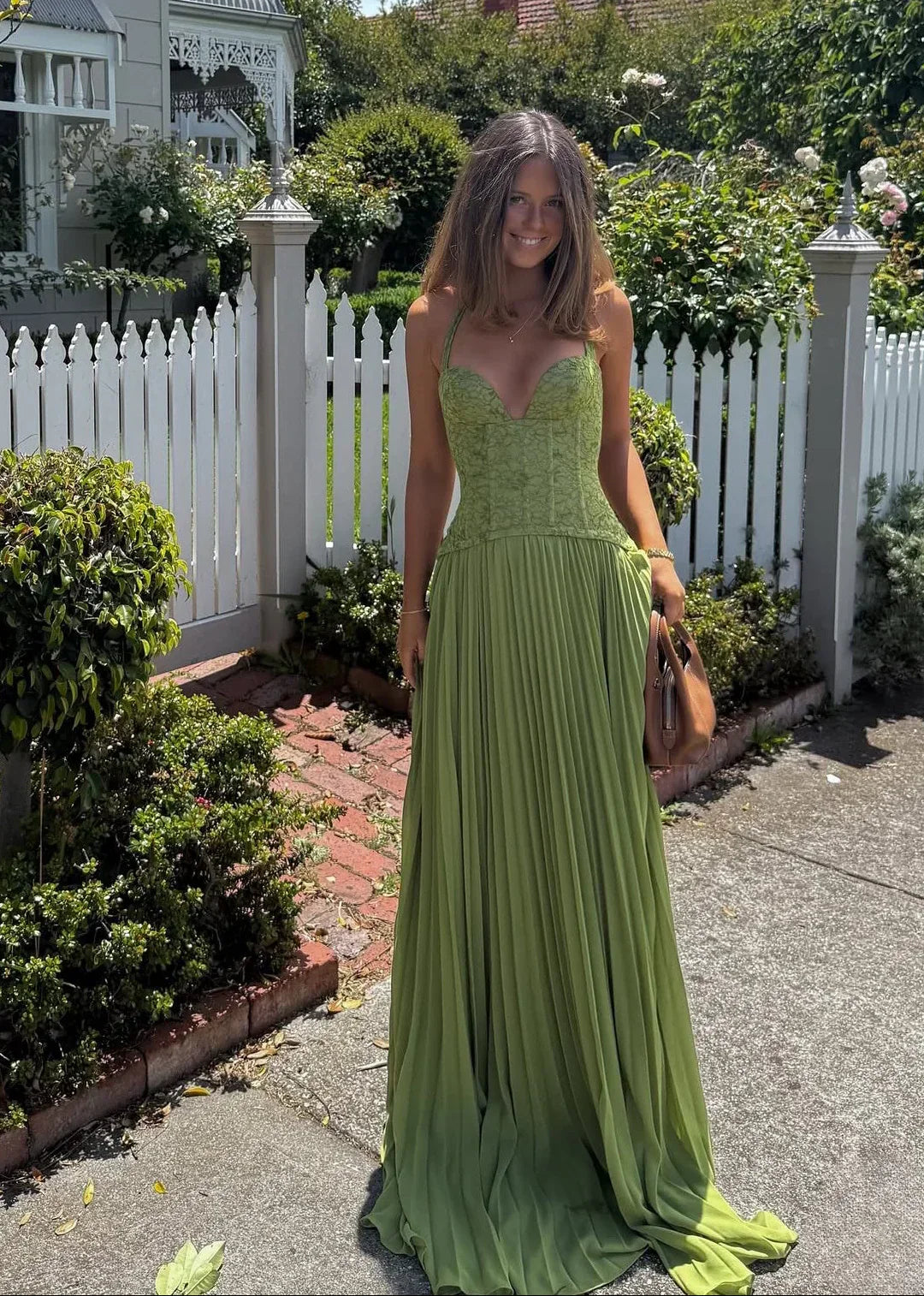 Bella | Robe maxi plissée à corset pour femmes, idéale pour les invitées de mariage