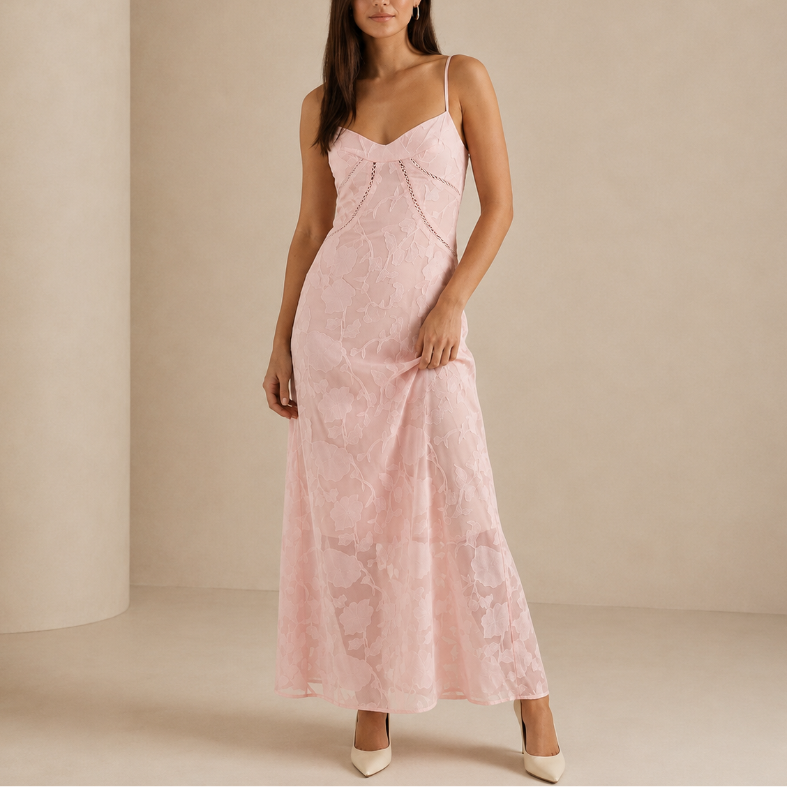 Robe Dentelle Longue Fleurie Femme robe de soirée sans manches en dentelle, vue de profil