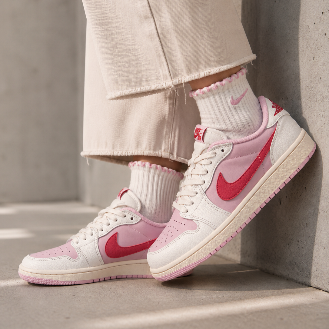 Air Jordan 1 Low x Travis Scott Tropical Pink Baskets Rose Beige Mixte - 7