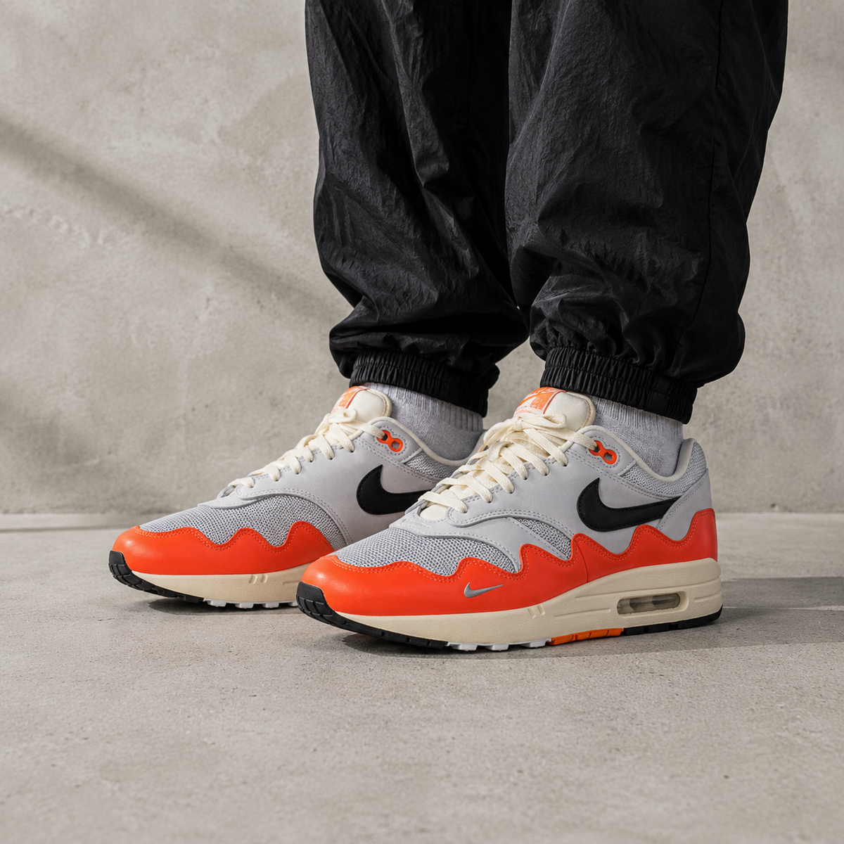 Nike Air Max 1 x Patta Waves Hyper Crimson Pure Platinum Baskets Orange Rouge Mixte - 4