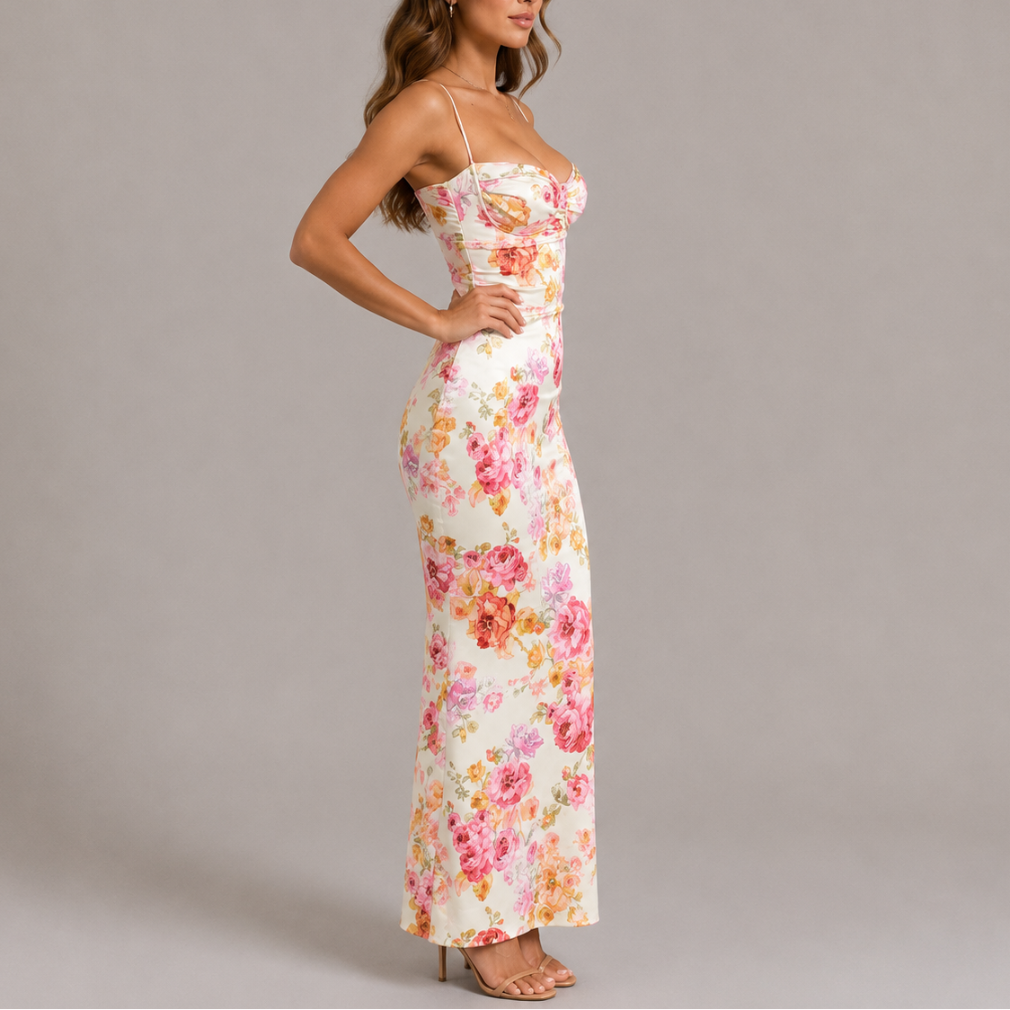 Robe Longue à Bretelles Fleurie Femme robe longue imprimé roses en tissu léger et fluide, vue de dos