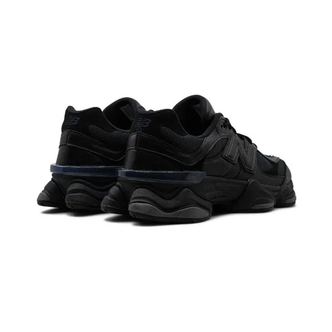 New Balance 9060 Triple Black Baskets Noir Homme Femme - 3