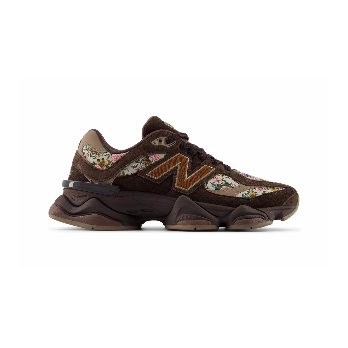 New Balance 9060 x atmos Timeless Beauty Baskets Rose Marron Homme Femme - 1