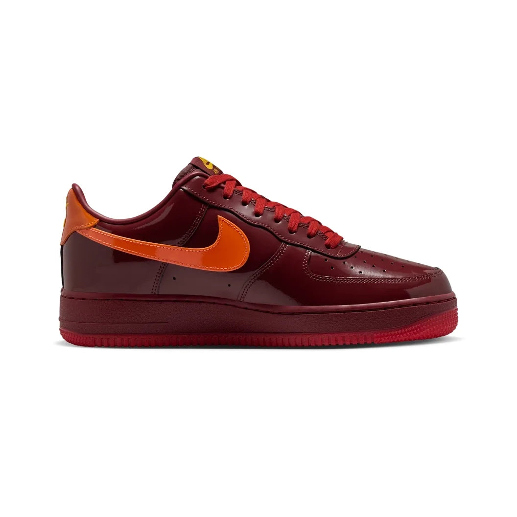 Nike Air Force 1 Low Patent Leather Dark Team Red Safety Orange Baskets Rouge Orange Mixte - 1