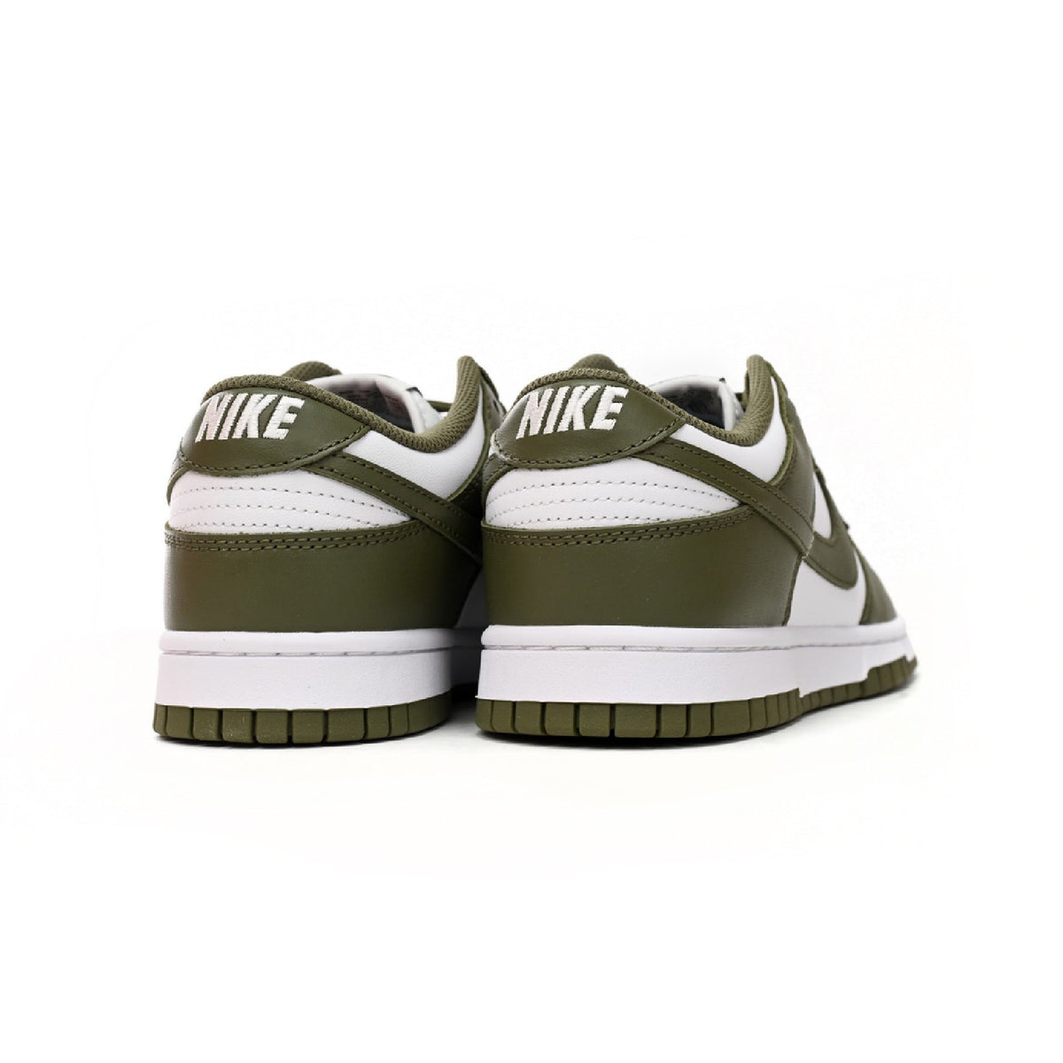Nike Dunk Low Medium Olive Baskets Vert Blanc Homme Femme - 3