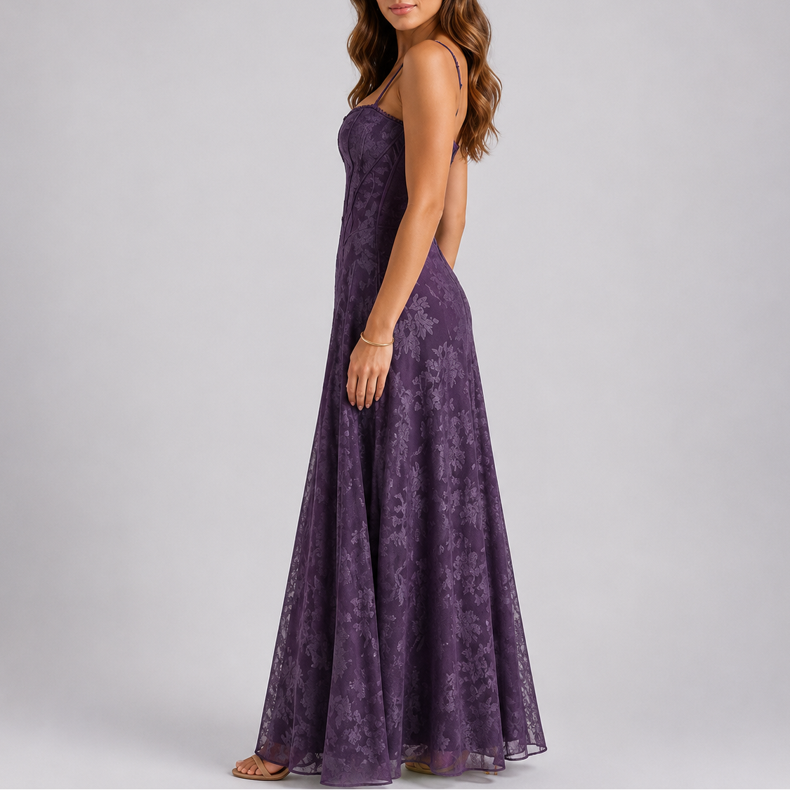 Robe Corset Longue Brodée Femme robe longue fleurie bustier en tissu léger et fluide, vue de dos
