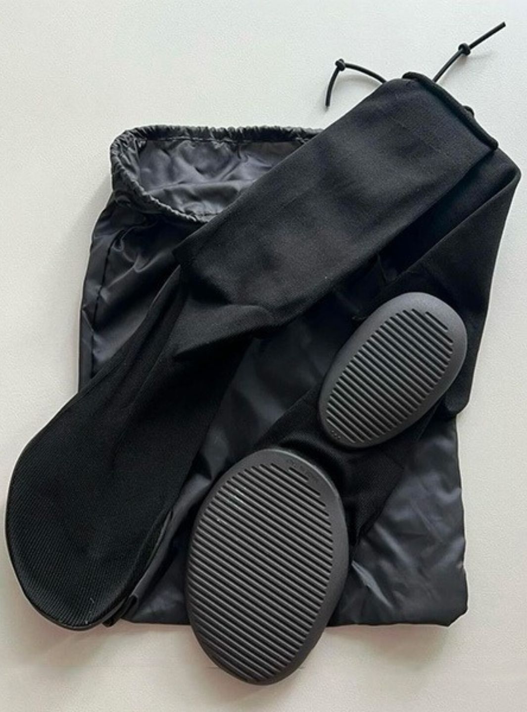 adidas Yeezy Pods Black Chaussons Noir Homme Femme - 2