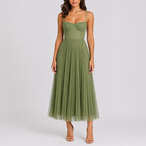 Robe Plissée Longue Femme robe longue pour mariage et cérémonie en tissu léger et fluide, vue de face